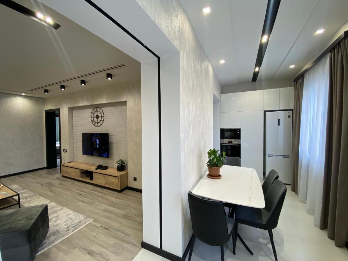 Luxury Modern Apartment In The Center Of Γιερεβάν Εξωτερικό φωτογραφία