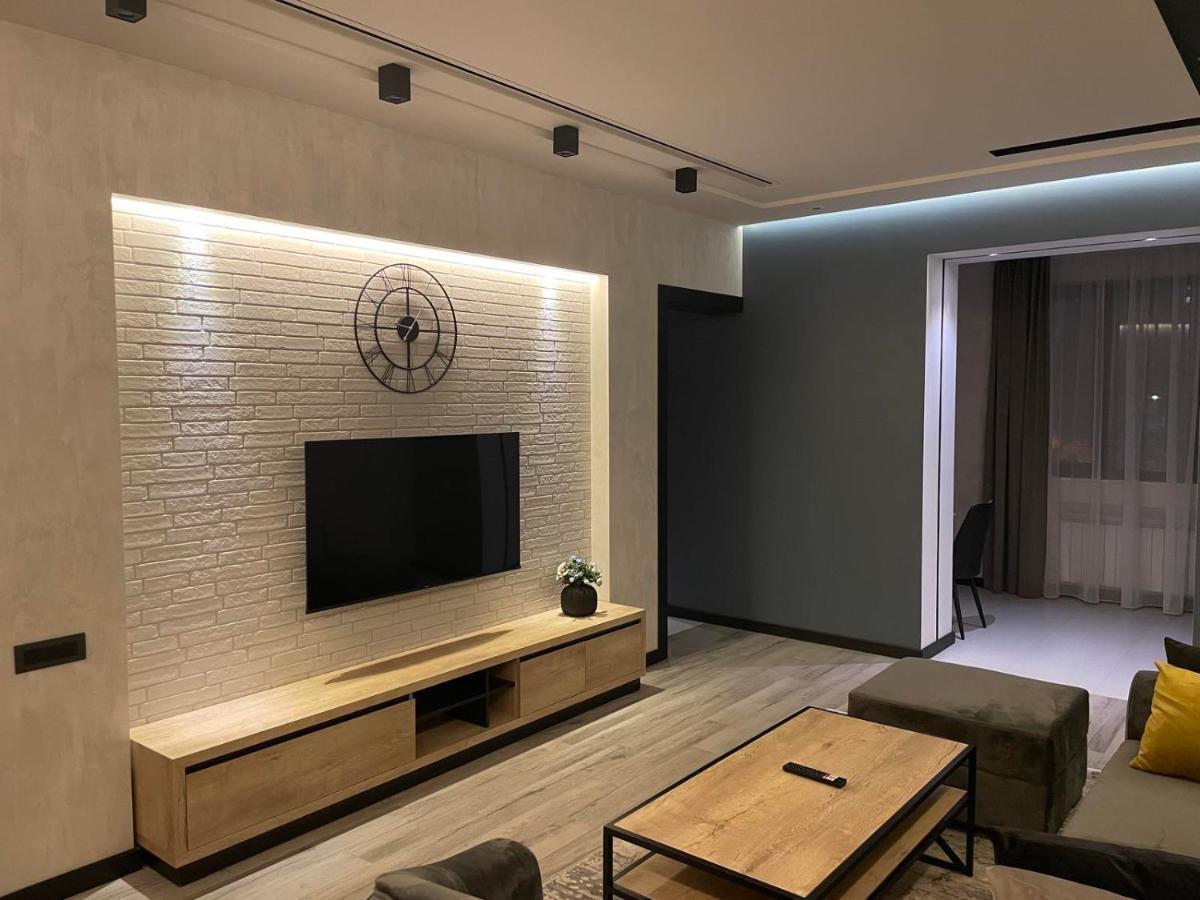Luxury Modern Apartment In The Center Of Γιερεβάν Εξωτερικό φωτογραφία